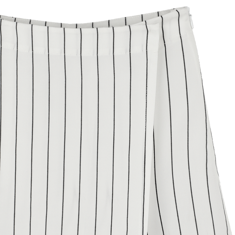 Saia-cal&ccedil;&atilde;o &agrave;s riscas DKNY 
                        GIRL