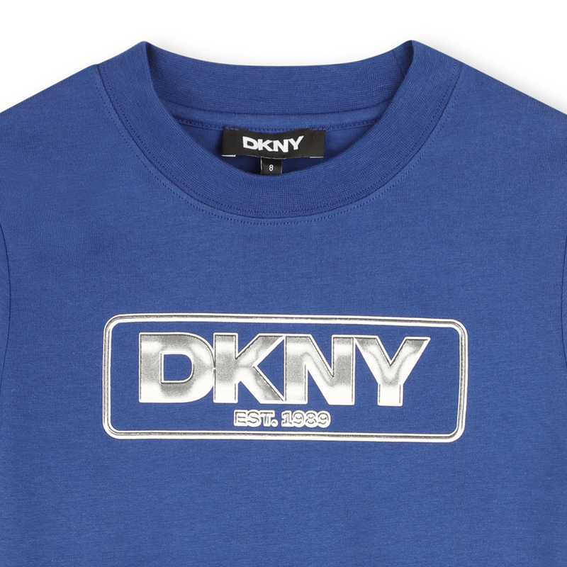 T-shirt de manga curta DKNY 
                    BOY