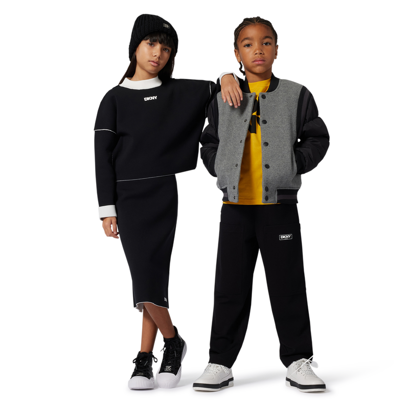 T-shirt de manga curta DKNY 
                        BOY