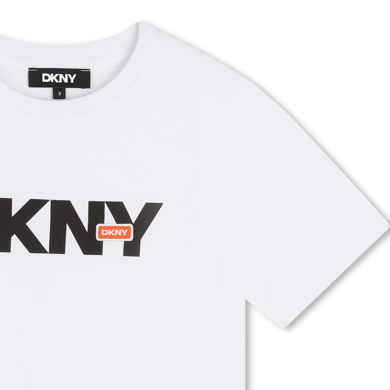 T-shirt de manga curta DKNY 
                        UNISEX