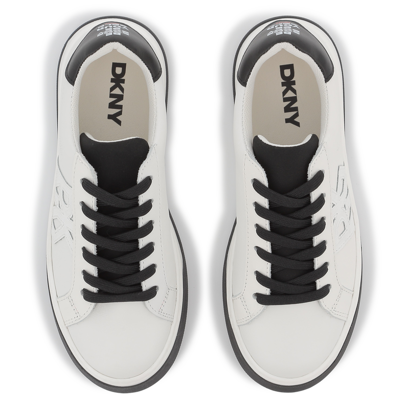 Sapatilhas em couro DKNY 
                        UNISEX