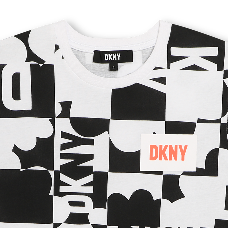 T-shirt unissexo em algodão DKNY 
                    UNISEX