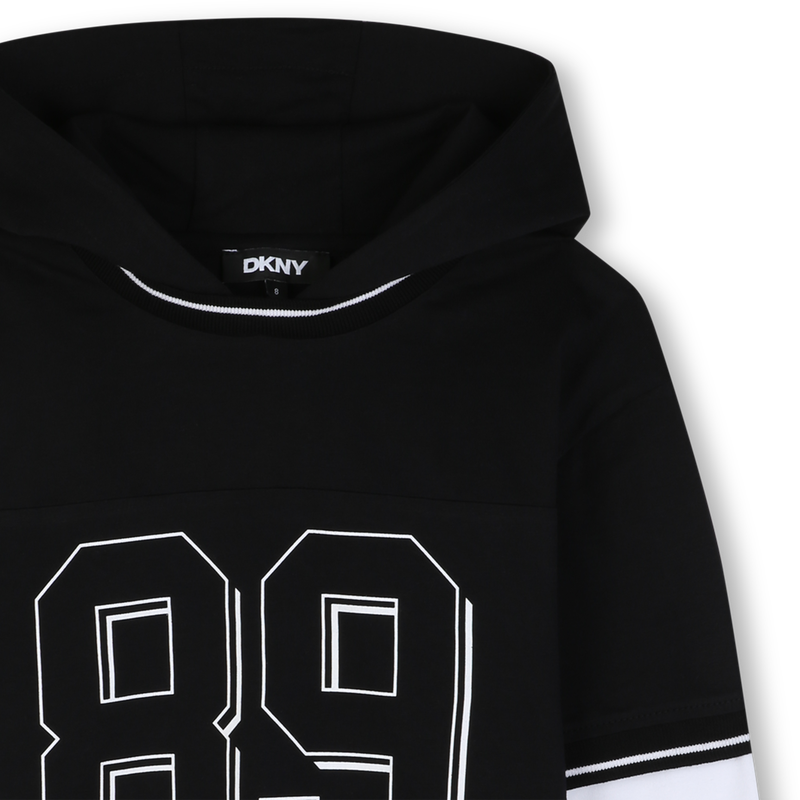 Camisa T-shirt fantasia DKNY 
                        BOY