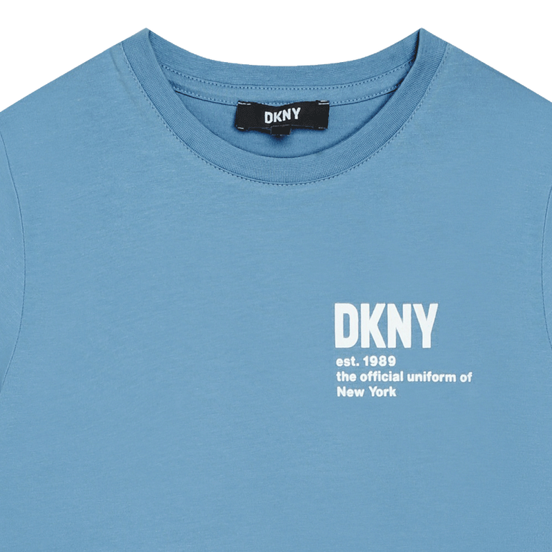 T-shirt de manga curta DKNY 
                    UNISEX
