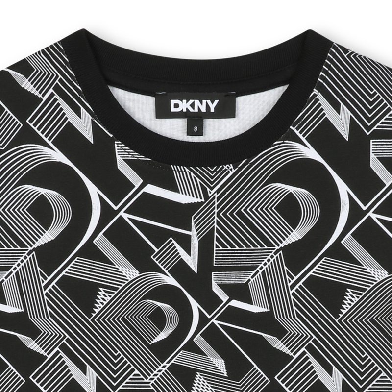 T-shirt de manga curta DKNY 
                    BOY