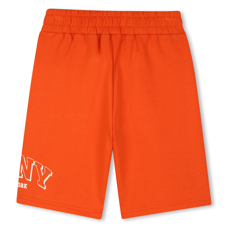 Conjunto de camiseta e bermuda DKNY 
                        MENINO