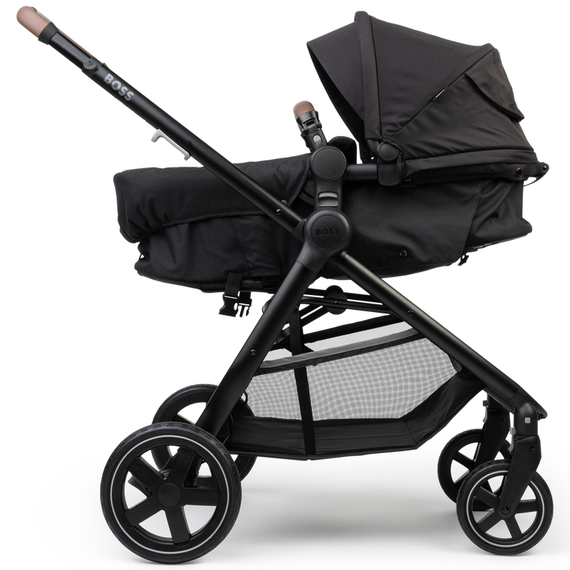 Layered compact buggy BOSS 
                    UNISEX