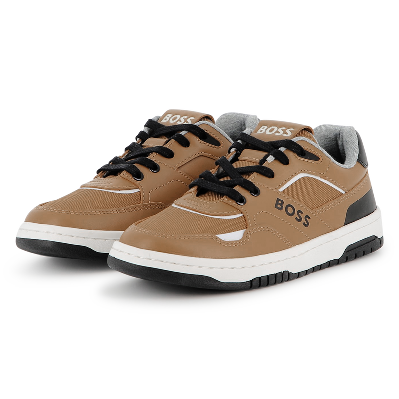 T&ecirc;nis com cadar&ccedil;o BOSS 
                        BOY