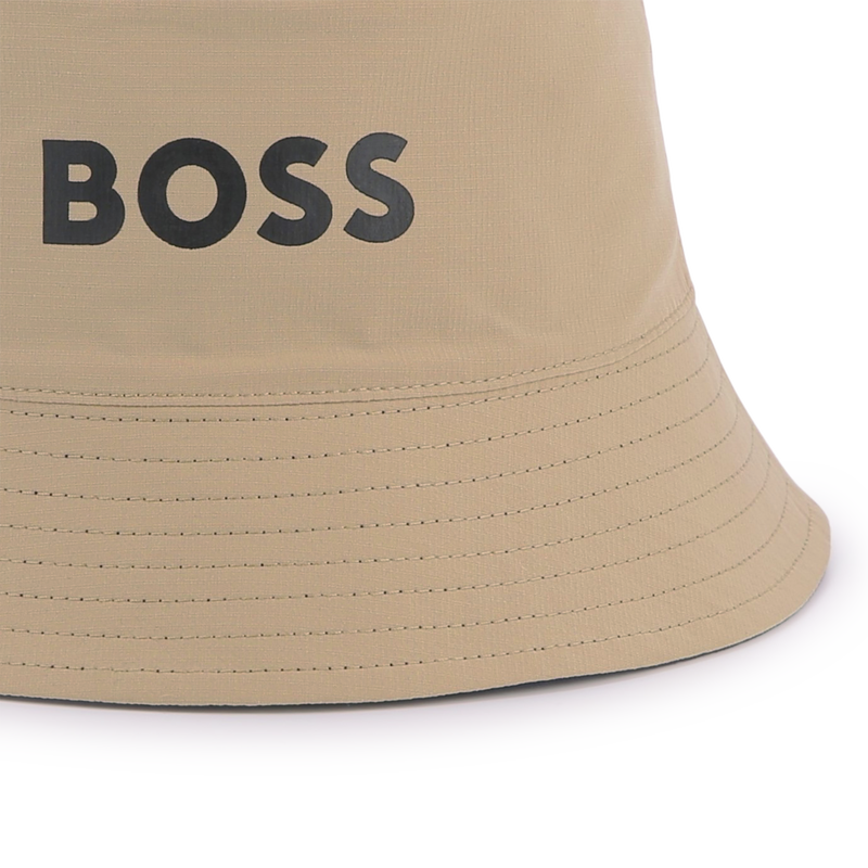 Bon&eacute; tipo bob em bimat&eacute;ria BOSS 
                        BOY